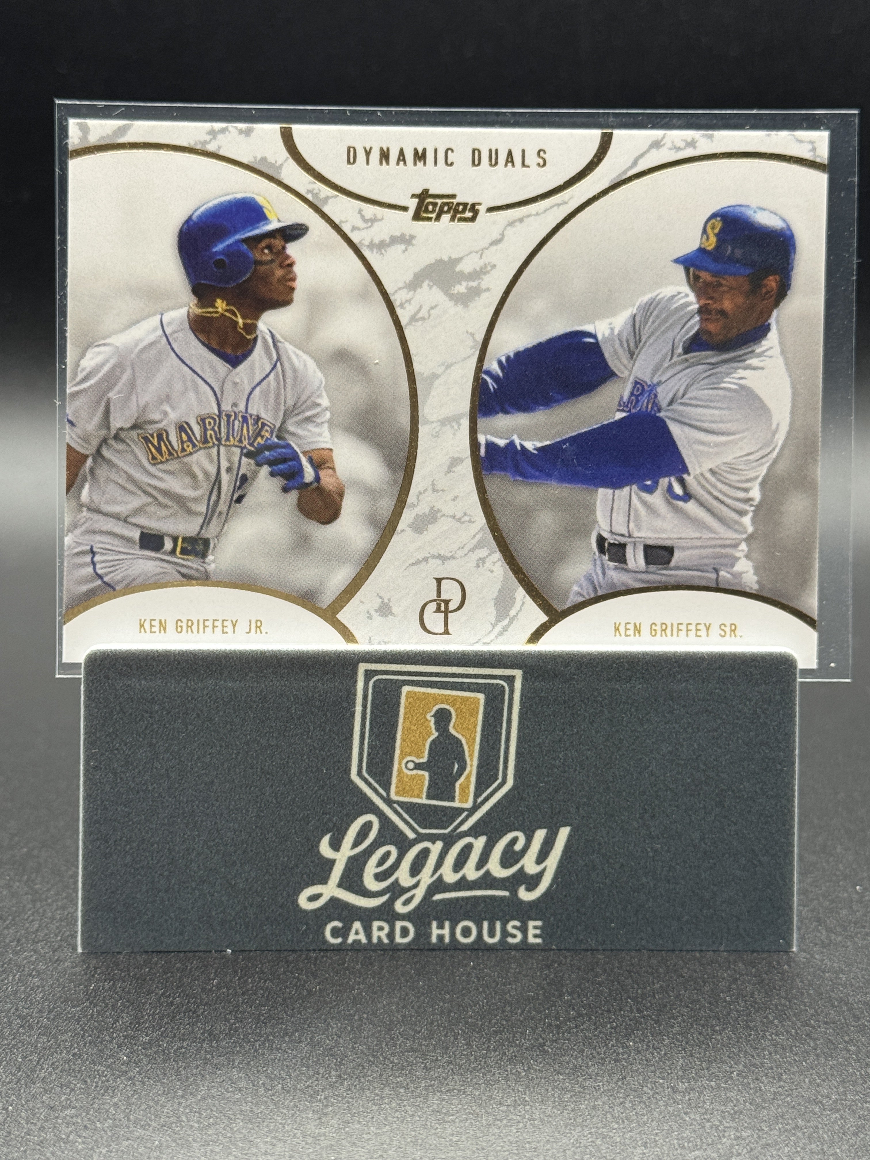 2025 Topps Dynamic Duals #8 Ken Griffey Jr. / Ken Griffey Sr.